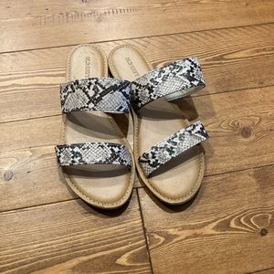Women’s sandals